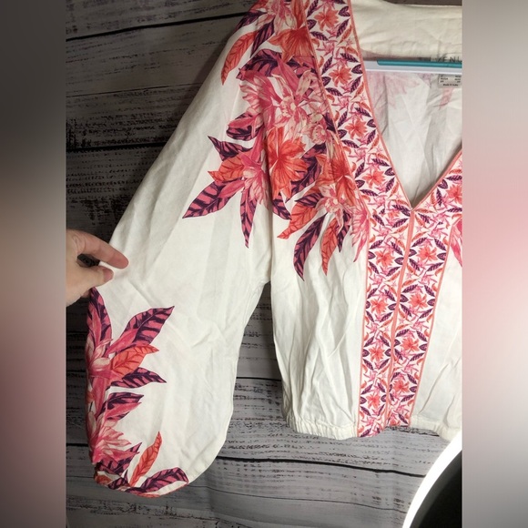 VENUS cream and pink embellished relaxed linen blouse - Picture 4 of 11